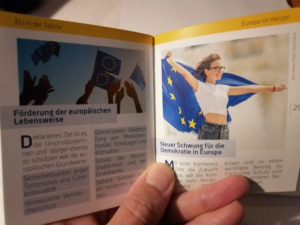 „EU in der Tasche“ – die 36-seitige Broschüre mit wichtigen Informationen zur Europäischen Union steht als digitale Version zum Nachlesen zur Verfügung.