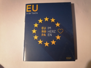 „EU in der Tasche“ – die 36-seitige Broschüre mit wichtigen Informationen zur Europäischen Union steht als digitale Version zum Nachlesen zur Verfügung.